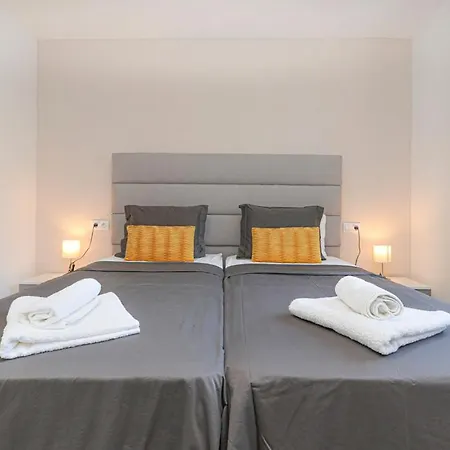 Apartamento Presidential Villamartin Plaza Av Brisas 67 *