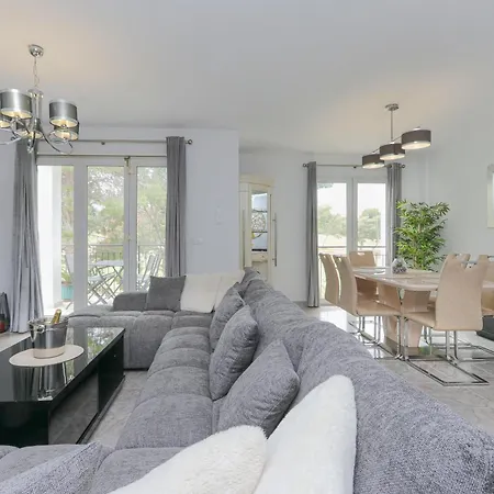Apartamento Presidential Villamartin Plaza Av Brisas 67